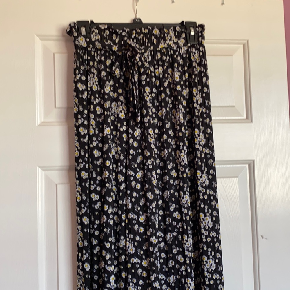 Loose pants